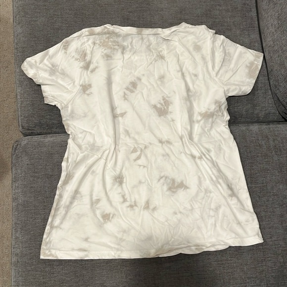 Worn once graphic tee size medium - Picture 3 of 3